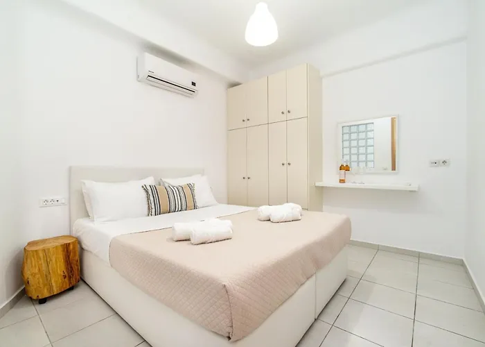 Overview Mykonos Plintri