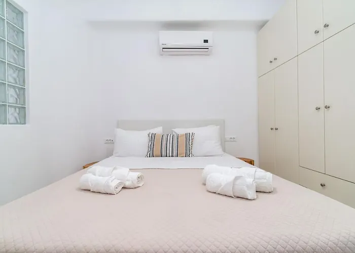 Overview Mykonos Plintri