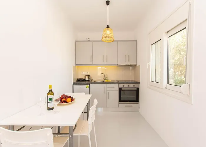 Overview Mykonos Plintri