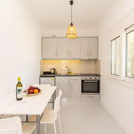 Overview Mykonos Plintri